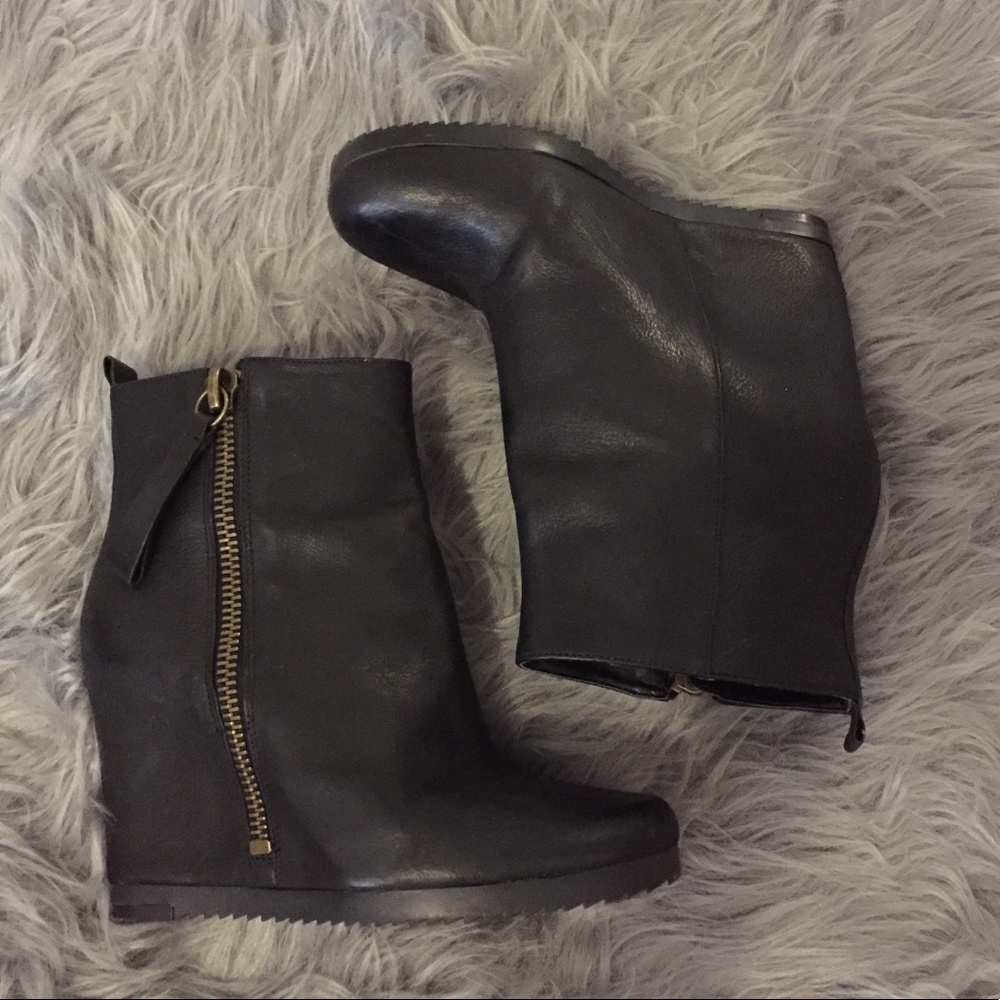 Nine West leather ankle booties